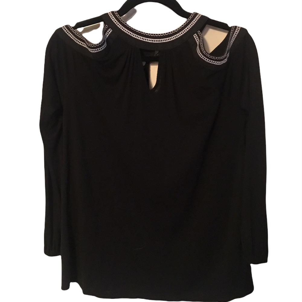 ❣️FIRM PRICE❣️ Black Cold Shoulder Maurice’s Top